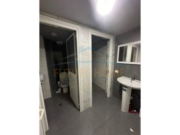 Tirane, jepet me qera ambjent biznesi Kati 0, 360 m² 3.000 Euro (PAZARI I RI)