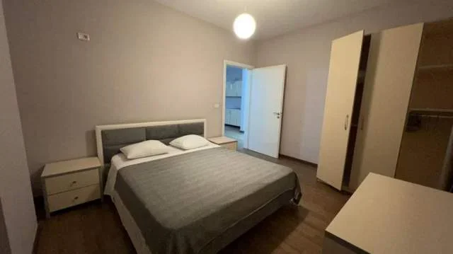 Vlore, jepet me qera apartament