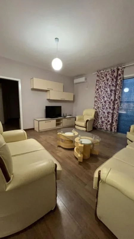 Vlore, jepet me qera apartament