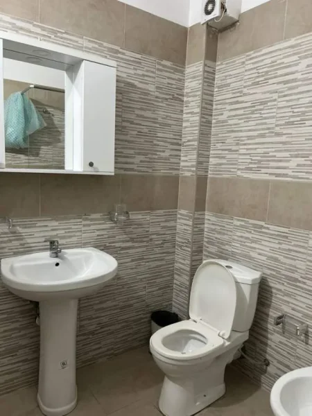 Vlore, jepet me qera apartament