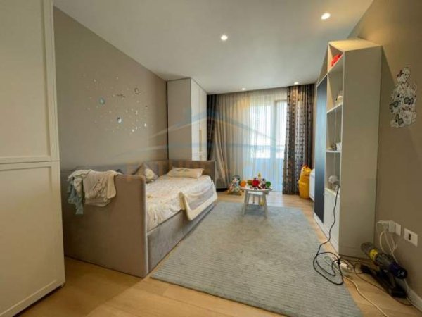 Tirane, shitet apartament 2+1 Kati 7, 144 m² 200.000 Euro (Fusha e Aviacionit)