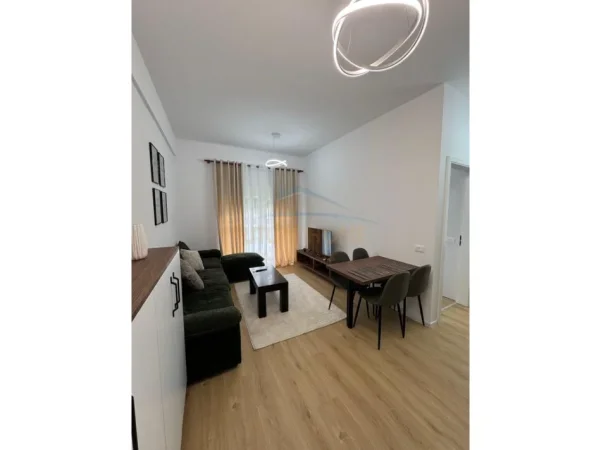 Tirane, jepet me qera apartament 1+1+Ballkon Kati 6, 46 m² 400 € (Ali Demi)