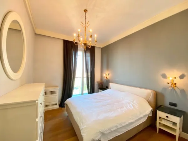 Tirane, jepet me qera apartament 2+1+Ballkon Kati 21, 130 m² 2.000 € (Ambassador 3)