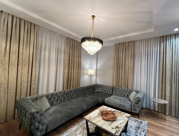 Tirane, jepet me qera apartament 2+1 , 90 m² 1.300 € 