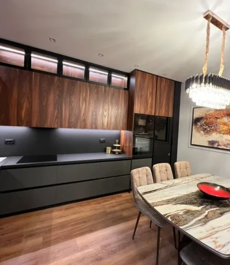 Tirane, jepet me qera apartament 2+1 , 90 m² 1.300 € 