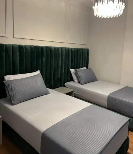 Tirane, jepet me qera apartament 2+1 , 90 m² 1.300 € 