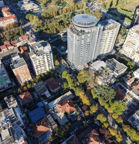 Tirane, shitet aktivitet biznesi , 2.200 m² 