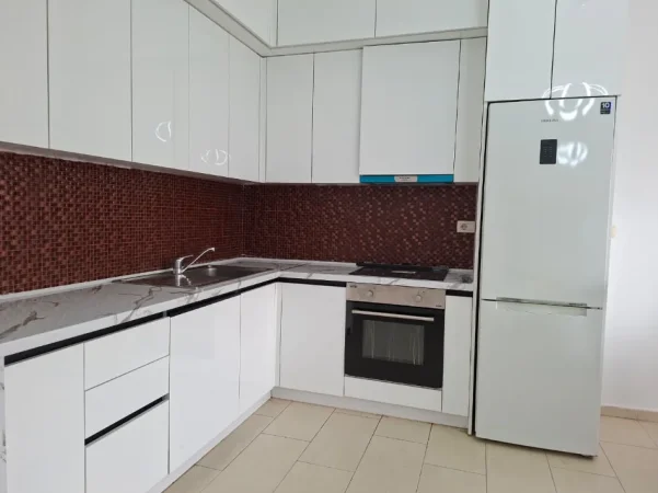 🏠 Me Qera: Super Apt. 1+1 & 1 Bllk (📍Qendër - Rr. Kavajës)🔥 Super vendndodhje || 5 min nga Qendra | 70,000 Lekë / Muaj💶