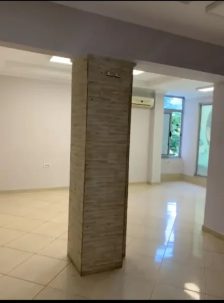 Tirane, jepet me qera ambjent biznesi Kati 2, 63 m² (IRFAN TOMINI)