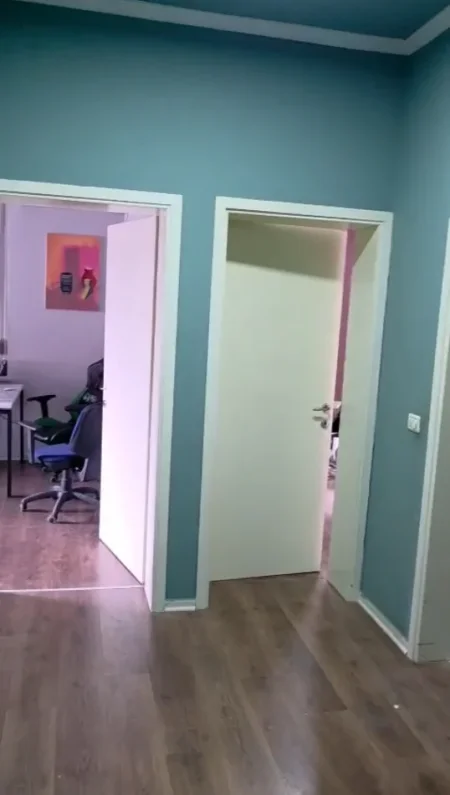 Tirane, jap me qera ambjent biznesi Kati 2, 65 m² 570 € (Prane Stadiumit Dinamo)