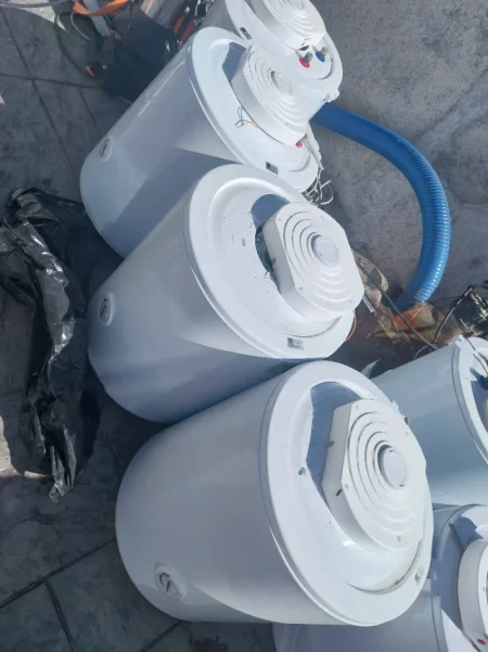 TIRANË, shes Bolier OKAZION. SHITEN 28DUSHE/BOLIER TË MARKËS GRANDI/50 l - 55€, PËR HOTELE OSE AMBIENTE TË NDRYSHME