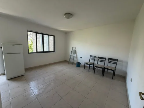 Tirane, shitet apartament 2+1+Ballkon Kati 4, 64 m² 155.000 € (Bulevardi Bajram Curri)