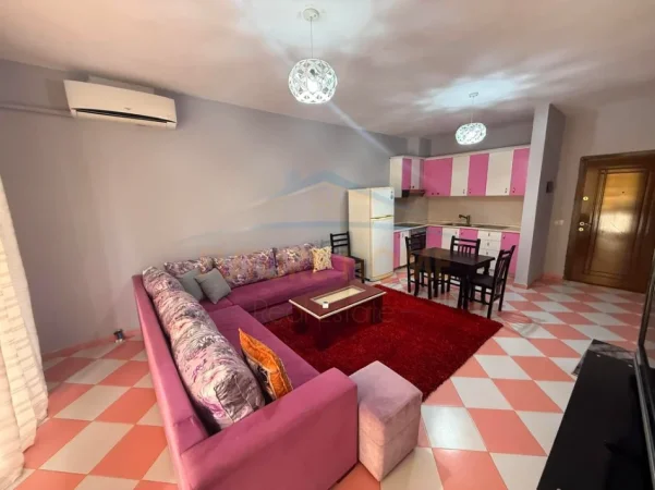 Tirane, jepet me qera apartament 1+1+Ballkon Kati 6, 63 m² 450 € (Unaza e Re)