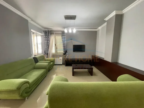 Tirane, jepet me qera apartament 2+1+Ballkon Kati 5, 91 m² 500 € (Vilat Gjermane)