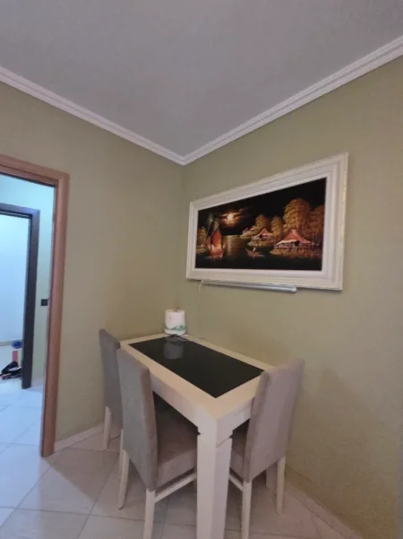 Tirane, shes 3+1+Ballkon , 170.000 €
