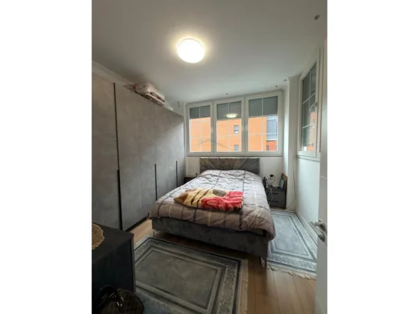 Tirane, shitet apartament 2+1+Ballkon Kati 5, 100 m² 115.000 € (Kamez)