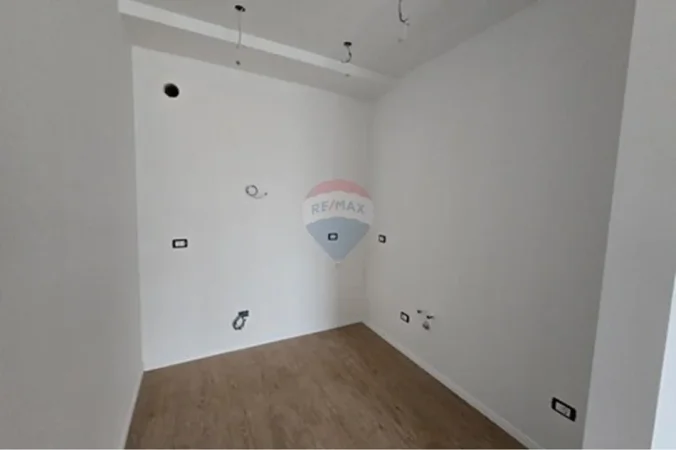 Tirane, shitet apartament , 75 m² 140.000 € 