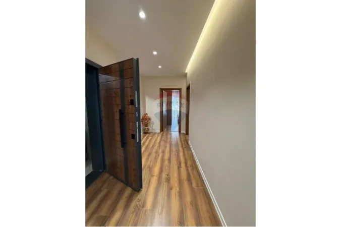 Tirane, shitet apartament , 102 m² 261.701 € 