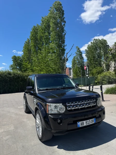 Tirane, shitet SUV Land Rover Discovery 4 Nafte, e zeze automatik Klima 22.000 km 10.000 €
