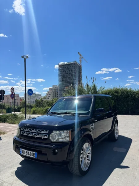 Tirane, shitet SUV Land Rover Discovery 4 Nafte, e zeze automatik Klima 22.000 km 10.000 €