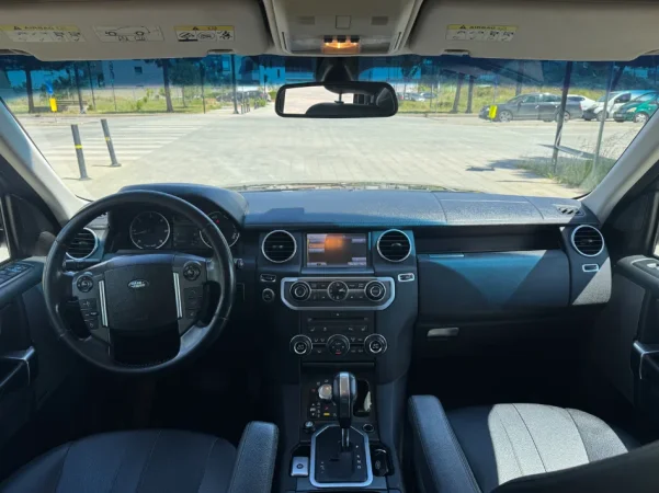 Tirane, shitet SUV Land Rover Discovery 4 Nafte, e zeze automatik Klima 22.000 km 10.000 €