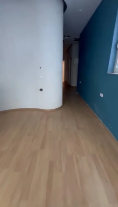 Tirane, jepet me qera dyqan Kati 0, 100 m² 1.000 € (RRUGA BARDHYL)