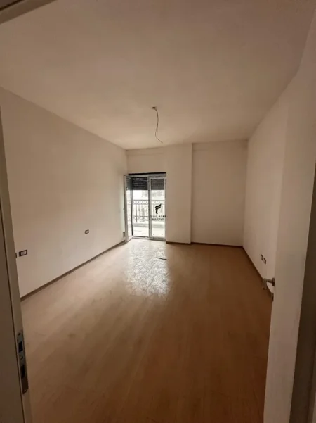 Tirane, shitet apartament 2+1 Kati 2, 127 m² 205.000 € (SAUK)