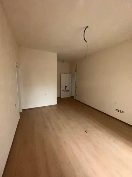 Tirane, shitet apartament 2+1 Kati 2, 127 m² 205.000 € (SAUK)