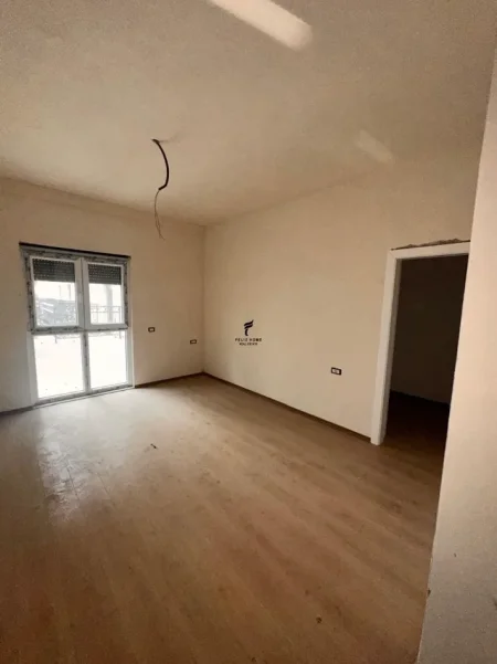 Tirane, shitet apartament 2+1 Kati 2, 127 m² 205.000 € (SAUK)