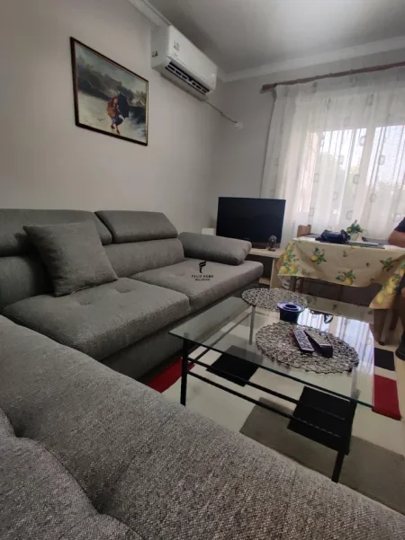 Tirane, jepet me qera apartament 2+1 Kati 2, 75 m² 602 € (RRUGA E DURRESIT)