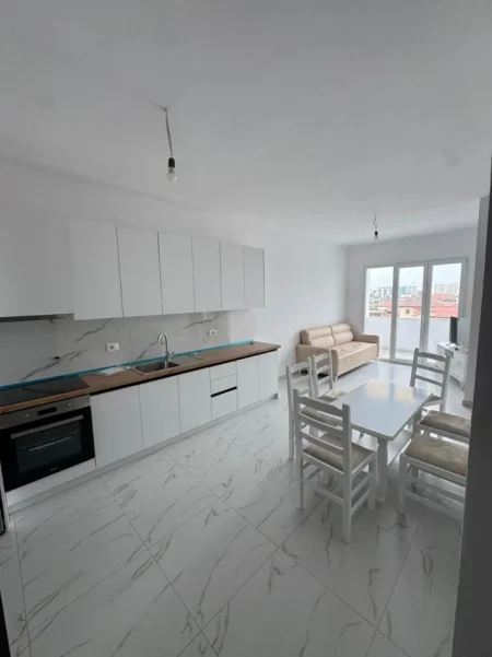 Tirane, jepet me qera apartament 2+1+Ballkon Kati 3, 90 m² 400 € (bathore)