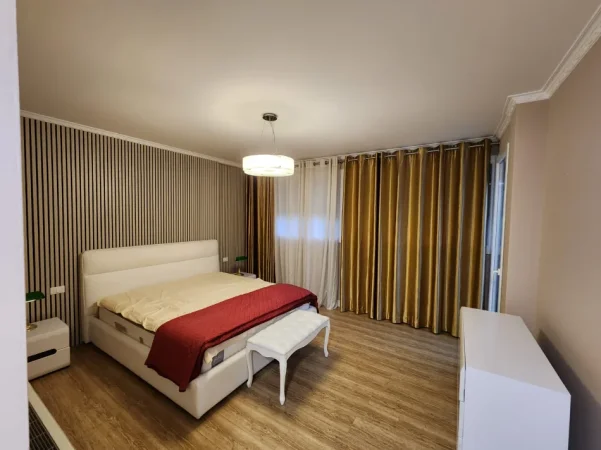 Tirane, jepet me qera Vile 3+1+Aneks+Ballkon Kati 2, 500 m² 2.000 € (Long Hill)