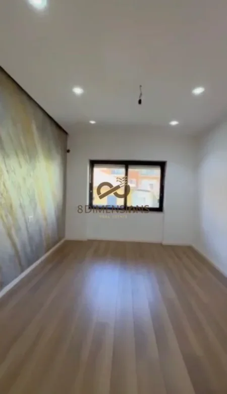 Tirane, jepet me qera ambjent biznesi Kati 3, 80 m² 1.000 € (bllok)