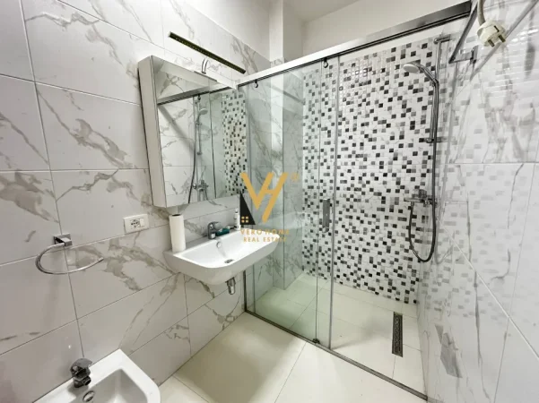 Tirane, jepet me qera zyre Kati 3, 96 m² 1.650 € (RRUGA E ELBASANIT)