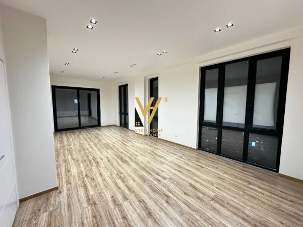 Tirane, jepet me qera zyre Kati 3, 96 m² 1.650 € (RRUGA E ELBASANIT)