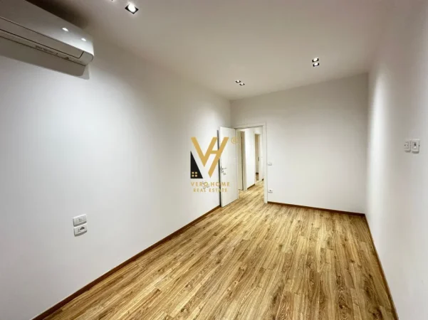 Tirane, jepet me qera zyre Kati 3, 96 m² 1.650 € (RRUGA E ELBASANIT)
