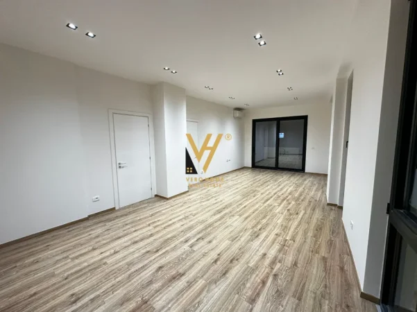Tirane, jepet me qera zyre Kati 3, 96 m² 1.650 € (RRUGA E ELBASANIT)