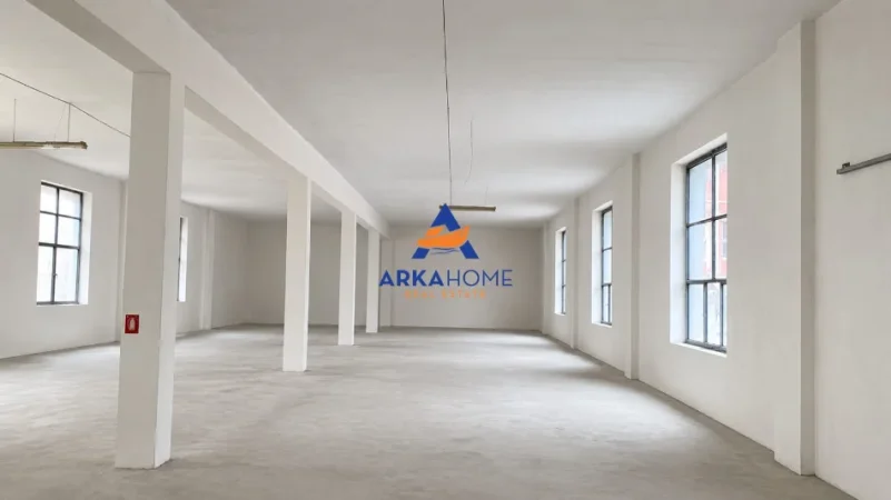 Tirane, jepet me qera magazine Kati 1, 540 m² 2.400 € (Tirana, Tirana Municipality, Tirana County, Central Albania, 1001-1028, Albania)