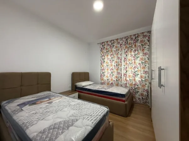 Tirane, jepet me qera apartament 2+1+Ballkon Kati 2, 84 m² 518 € (fresku) # 530581013-13