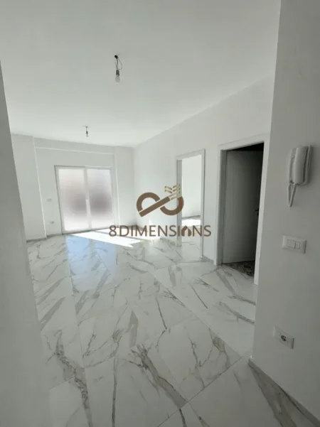 Tirane, jepet me qera zyre Kati 1, 64 m² 500 € (laprake)