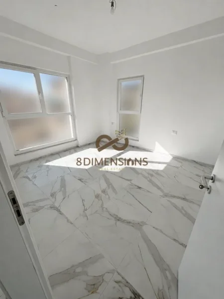 Tirane, jepet me qera zyre Kati 1, 64 m² 500 € (laprake)