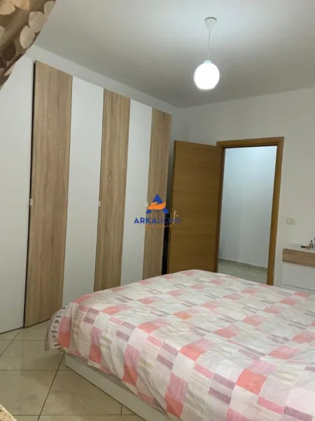 Tirane, jepet me qera apartament 1+1+Ballkon Kati 7, 76 m² 400 € 