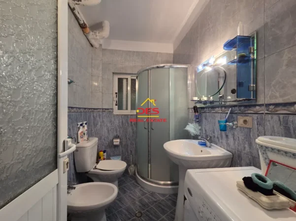 Vlore, shitet apartament 1+1+Ballkon , 57 m² 75.000 € (Rruga Osman Haxhiu)