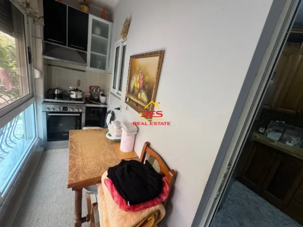 Vlore, shitet apartament 1+1+Ballkon , 57 m² 75.000 € (Rruga Osman Haxhiu)