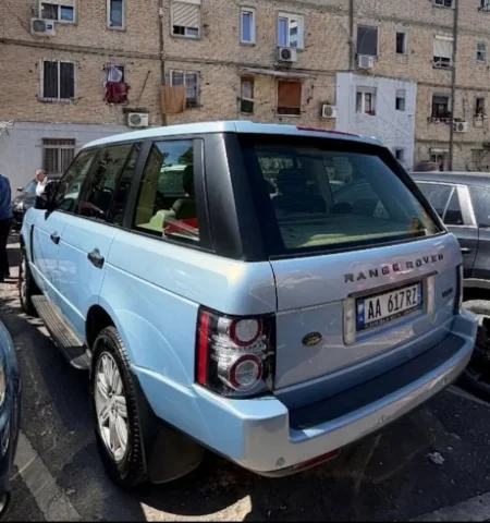 Tirane, shes SUV Range Rover Vogue Nafte, blu automatik Kondicioner 370.000 km 5.500 €