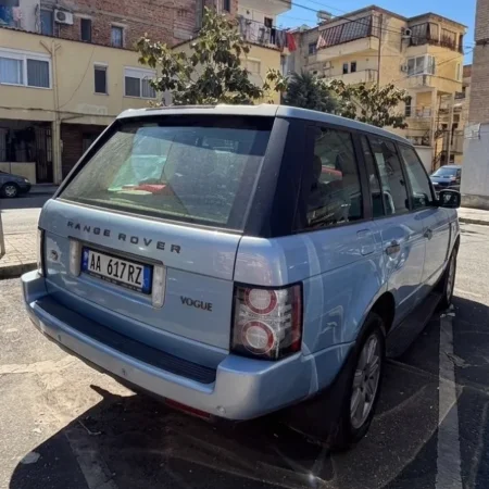 Tirane, shes SUV Range Rover Vogue Nafte, blu automatik Kondicioner 370.000 km 5.500 €
