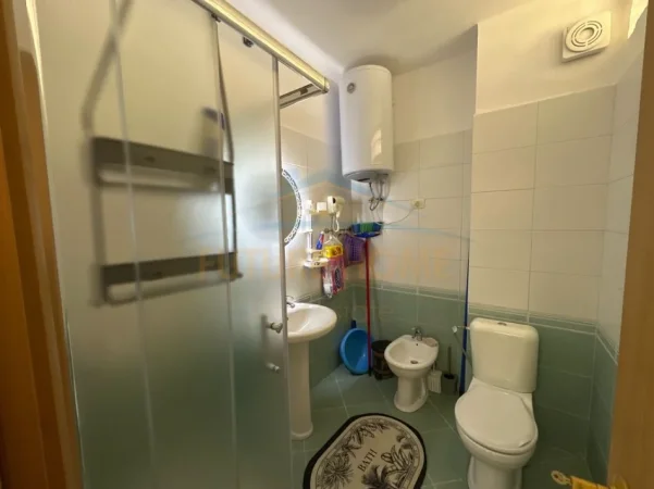 Durres, jepet me qera apartament 1+1 Kati 5, 66 m² 400 € (Plazh , Pasticeri Pelikani Durres)