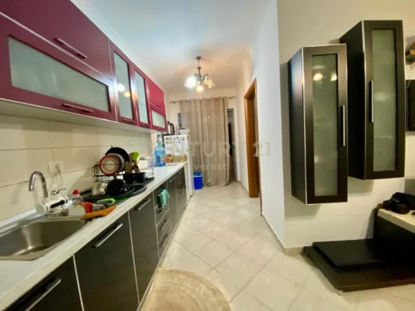 Tirane, shitet apartament 2+1+Ballkon Kati 1, 93 m² 145.000 € 