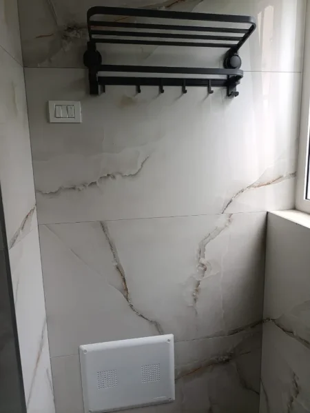Tirane, jepet me qera apartament 2+1 Kati 1, 74 m² 500 € (Rruga Hamdi Cenojmeri)