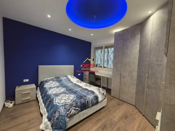 Vlore, shitet 2+1+Ballkon Kati 5, 110 m² 165.000 € (Rruga Rize Salati)
